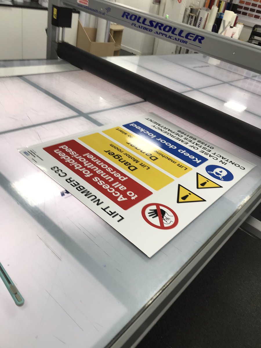 grssignscouk's tweet image. Life made easy with the @rollsroller #applicationmadeeasy #signmaking