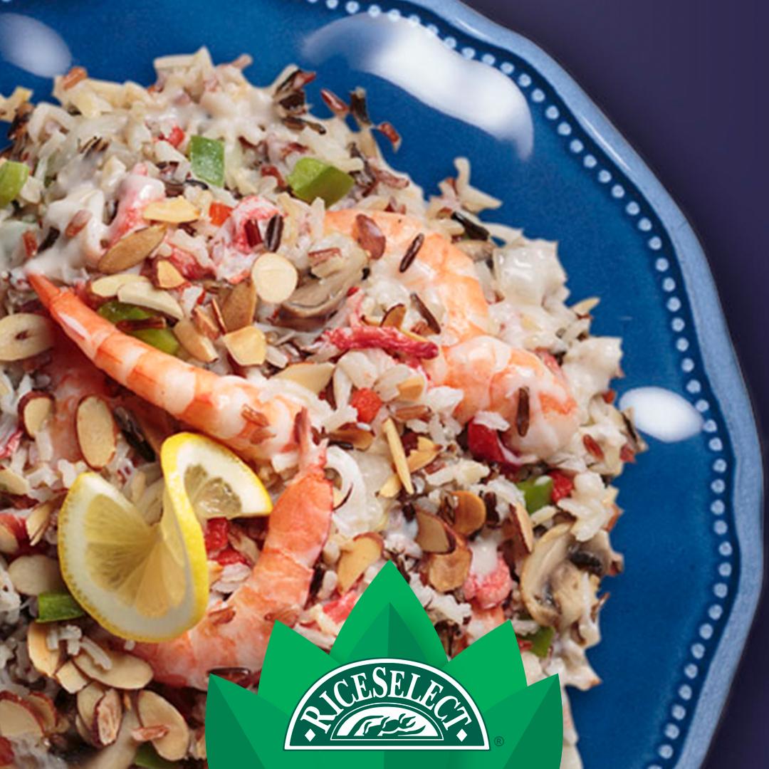 RiceSelect's tweet image. Start your weekend with the best #Weekendvibes and the perfect #seafood dish – Royal Blend Seafood Bake, anyone? #RecipeoftheDay bit.ly/2lDChtQ