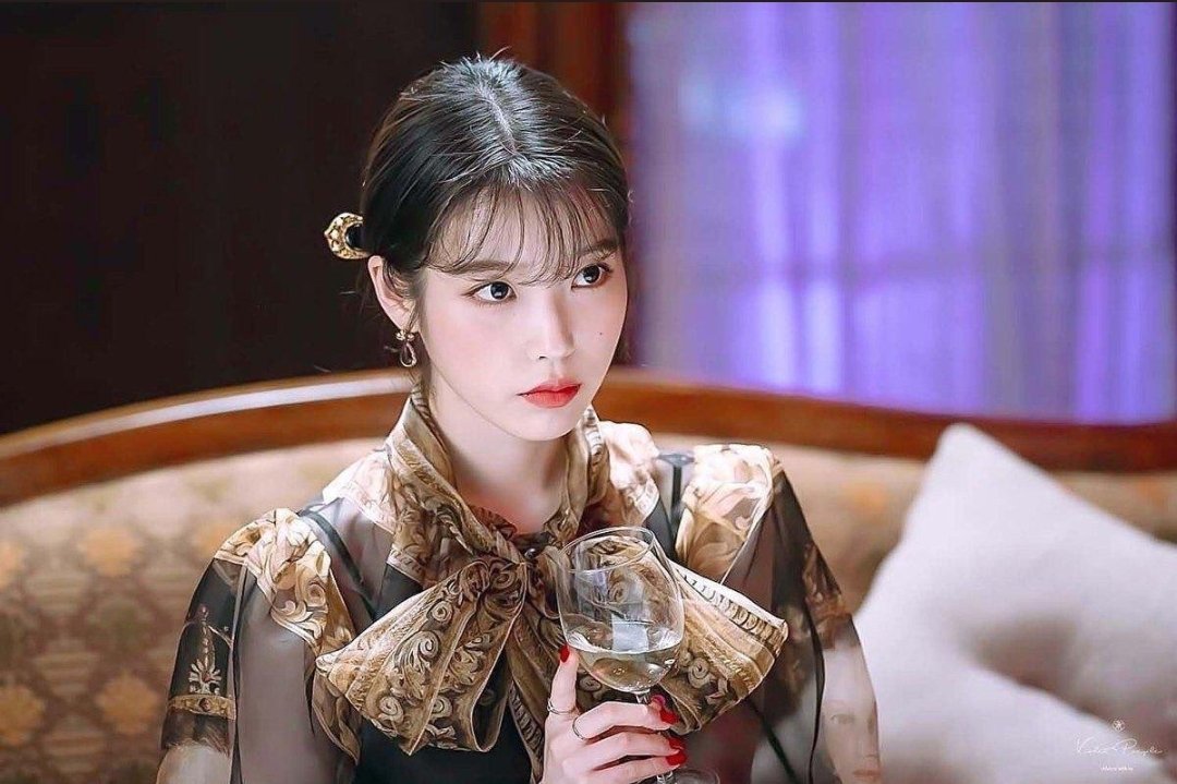 _MichelleHuang_'s tweet photo. @kthsbiblee Can someone tell me which episode is this? This is my favourite look of her 😍😍 https://t.co/qlCVYiOq3s