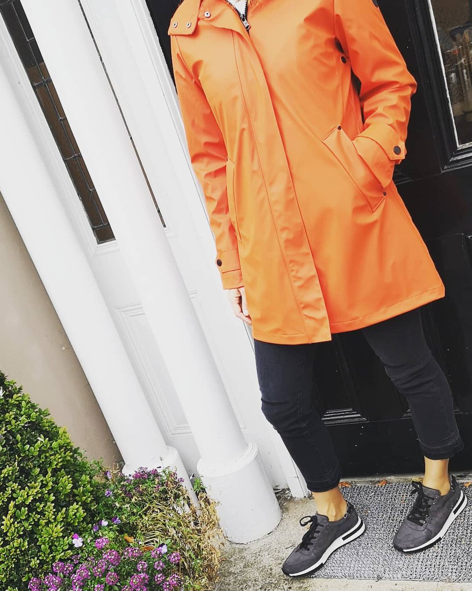 ElaMariaNCW's tweet photo. Orange is an emerging trend this #aw19 season. Pop in to see all that #elamaria has to offer 💕
.
.
.
#newcastlewest #sistersinstyle #limerick #shoplocal #fashion #fashionlovers #wedding #instafashion #limerickfashion #irishfashionbloggers #designer #fashionable #ootd #instastyle https://t.co/VjVvfLpYPV