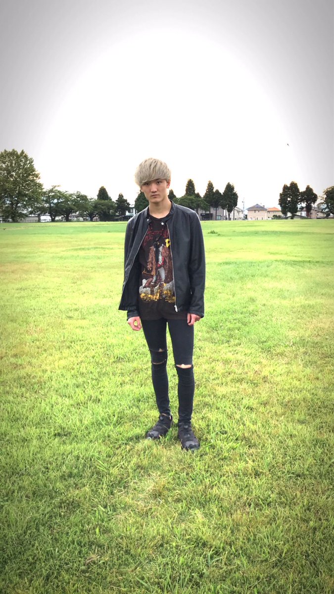 響 次に受ける美容室の履歴書に全身コーデ写真が必要だから一平にいろいろ撮ってもらったんだけど美容師ってよりかはアー写感強め 響 次に受ける美容室の履歴書に全身コーデ写真が必要だから一平にいろいろ撮ってもらったんだけど美容師ってよりかはアー写感強め