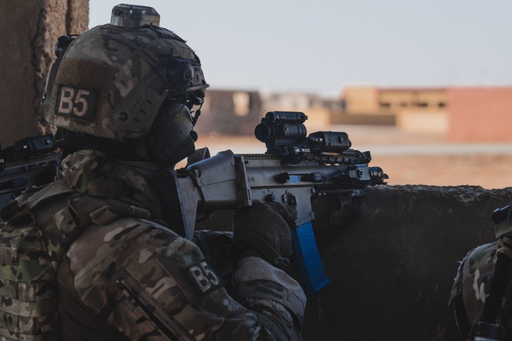 #Cyprus @EthnikiFroura Special Forces Operators move towards an objective while conducting a scenario during Exercise Eager Lion 2019 at near the Sahab District, Hashemite Kingdom of #Jordan, Sept. 3, 2019. #USAirForce photos