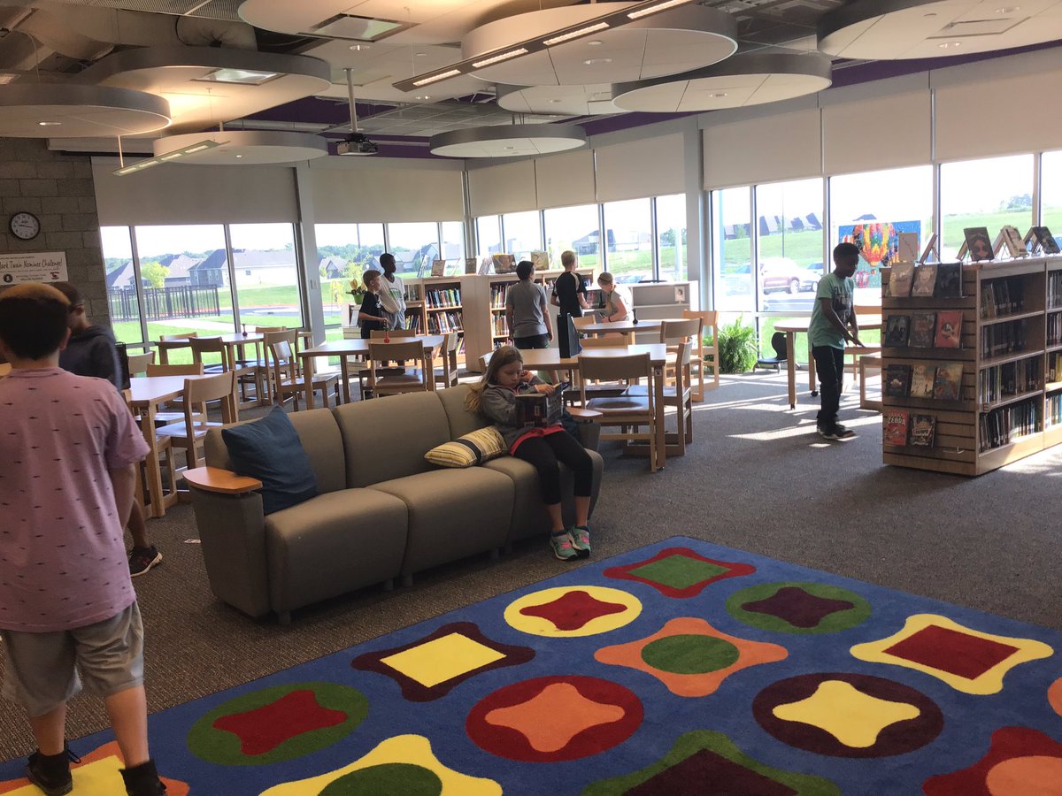 AbbeyUpton's tweet image. @MattVillasana introducing our S.S. to the Mark Twain nominee course!  Excited to see what projects they come up with! #CRFamily #creteach  #cre219 #crereads