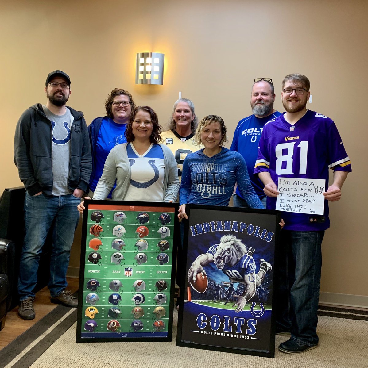 intltrends's tweet photo. Are you ready for some football?
Fan up!
@nfl @colts @vikings @saints
#fanup #fanupthursday https://t.co/rd8sOPpVNg
