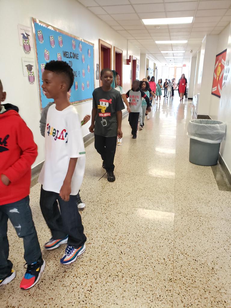 SCSDEnrichment's tweet image. 4th and 5th grade at Van Duyn welcome in the school year.@SyracuseSchools @EvaDivaWilliams @VanDuynChamps