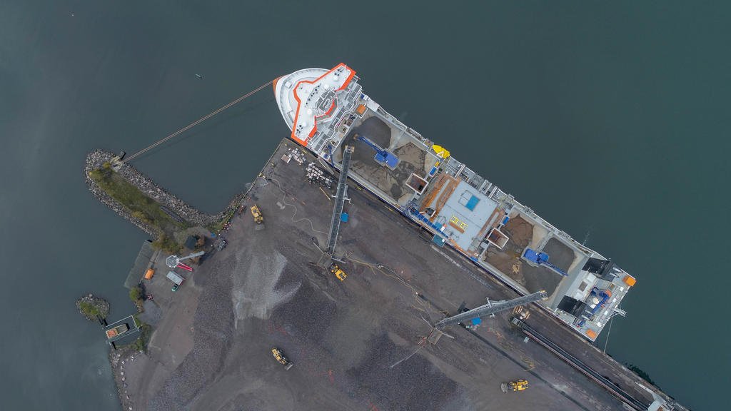 Nord Stream 2 Corp. (@nordstream2) on Twitter photo Clean rock material is placed before and after pipelay at dedicated locations along the route to guarantee stability in uneven seabed conditions, provide additional support at crossings with other infrastructure and to mitigate freespans Clean rock material is placed before and after pipelay at dedicated locations along the route to guarantee stability in uneven seabed conditions, provide additional support at crossings with other infrastructure and to mitigate freespans