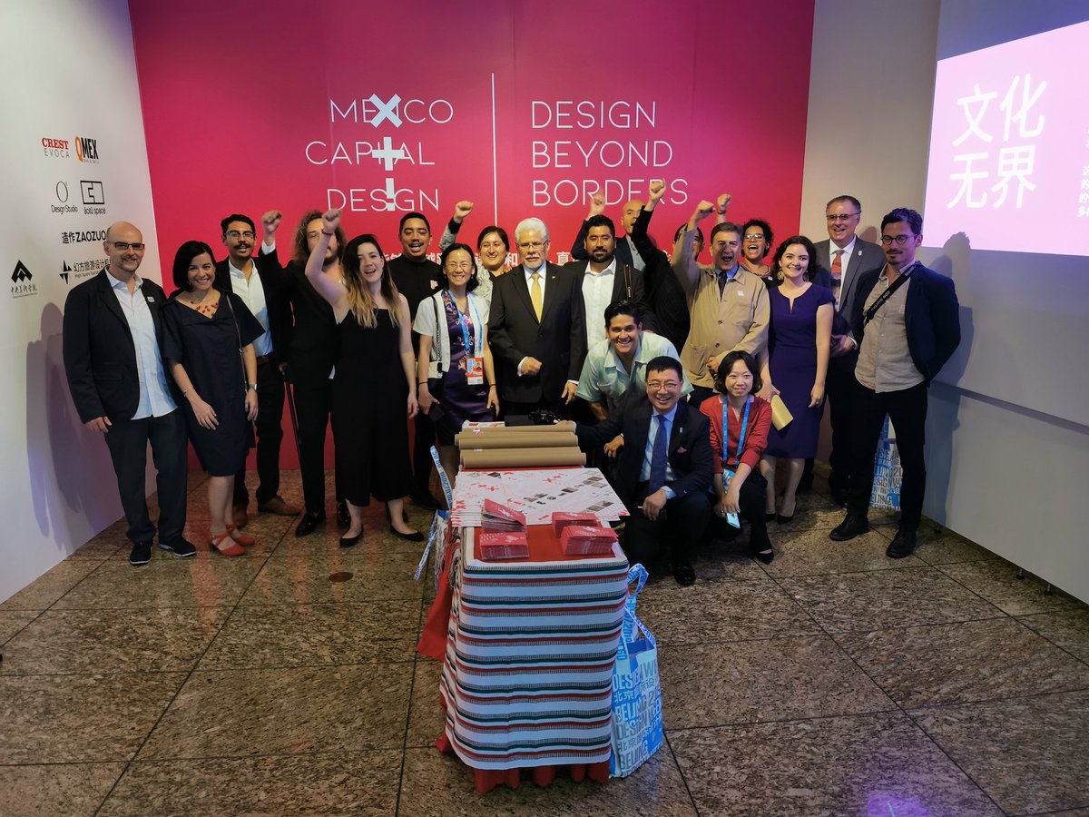 EmbaMexChn's tweet photo. Más de 30 diseñadores y arquitectos mexicanos participan en la Semana del Diseño de Beijing, del 5 al 15 de septiembre, para mostrar tendencias de diseño, urbanismo y arquitectura. #BJDW #CDMX https://t.co/pHppg9nvg0