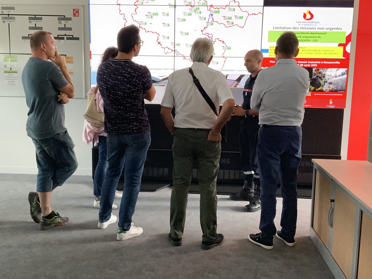 SDIS57's tweet photo. Visite du centre opérationnel par des élus et personnels de la communauté de communes #Bouzonvillois Trois Frontières #ccb3f https://t.co/Pzq4buCJhL