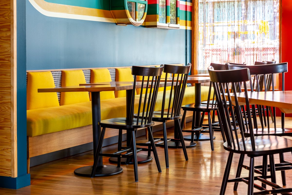 OrangeChairCstm's tweet image. Nearly forgot to show this one off! Homemaker's in OTR!  Huge hit, great cocktails, better ambiance! #coolseating;#homemaker'sOTR; #madeinCincinnati; #restaurantdesign;#seriousupholstery