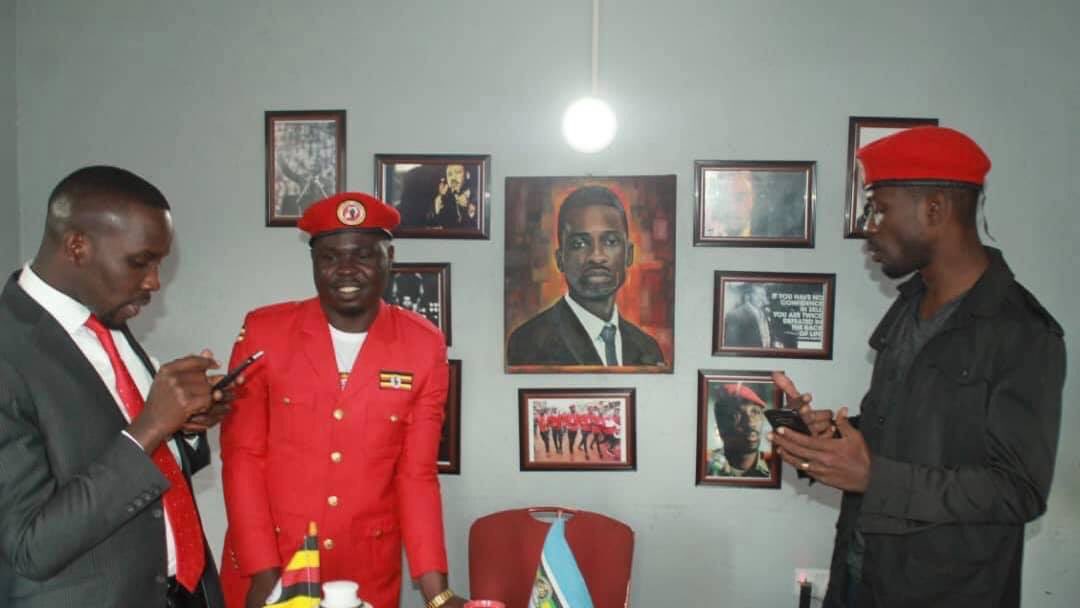 BuffaloSoldierA's tweet photo. Hon Zaake:
“When Dictatorship is a fact, Revolution becomes a right. ~ Victor Hugo
#Mission2021_ZIVUGE_ZAAKE”
#Kyagulanyi2021🗳🇺🇬
#PeoplePower_OurPower✊
#RedBeretWeek🔥
@JoelSsenyonyi https://t.co/St8Xuf2j9L
