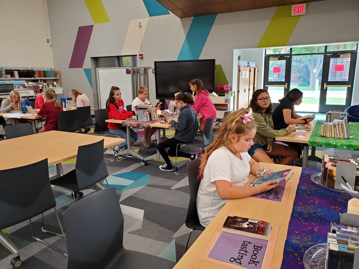 dreeder1's tweet photo. Book Tasting event is going well- 9 classes so far and 266 checkouts!!! https://t.co/d6pdBeu0yD