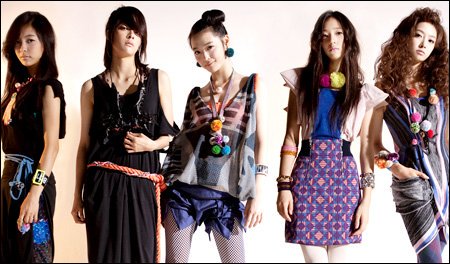 umbs8's tweet photo. 10年前の9/5にf(x)がデビューしてくれたから沢山の美しい楽曲や作品に出会えて、沢山の人たちに会えて、今の私を作ってるんだよな。こんなにも多くのものを与えてくれた女の子たち、これから先もっと幸せになってほしい。f(x) ありがとう。これからも愛しています。#10beautifulyearswithfx https://t.co/YZ5Bgxme7q