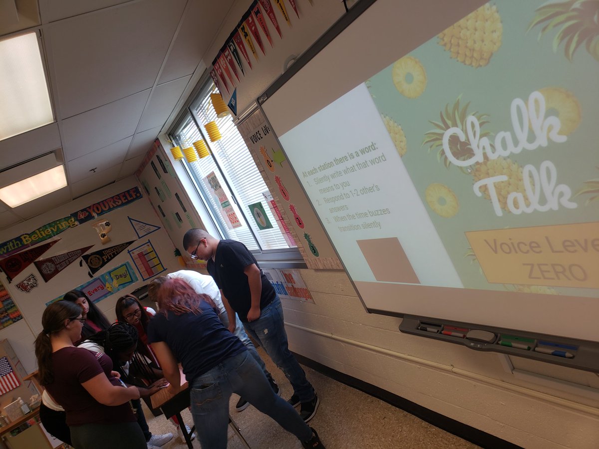 Mrs_Pawlikowski's tweet photo. Building our team up through a #BenefitMindset Chalk Talk! @CorkranMSAACPS @AVIDCorkran
#team302 #wearecorkranweareavid #AACPSAwesome #thisisavid #Limitless #yet https://t.co/RJYq9PJ8XL