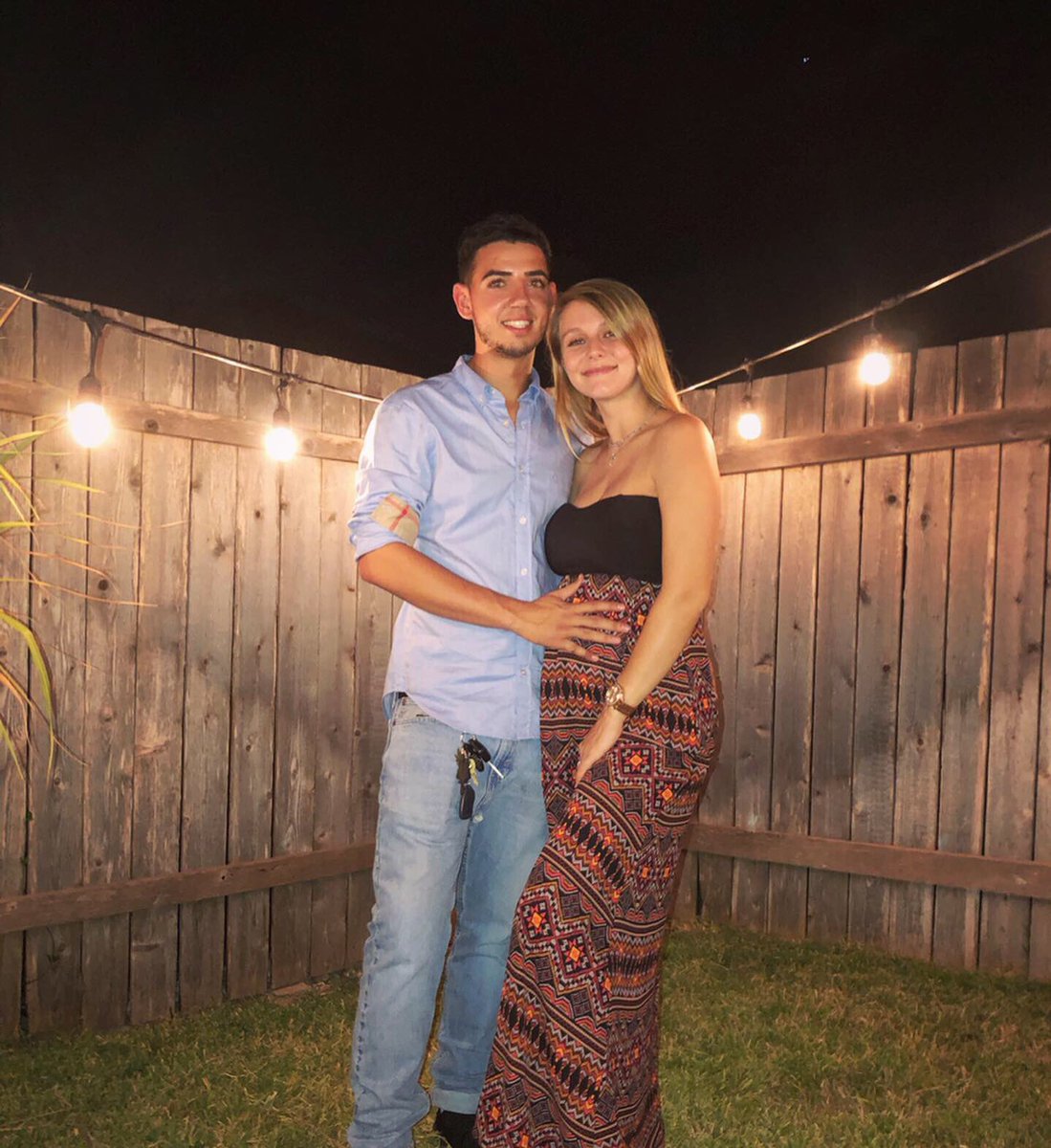 jeterroseee's tweet photo. now that the cats out of the bag, kB & I will be expanding our family to +1 & we are beyond ecstatic, anxious, nervous & eager! thank you God for the best 21st birthday gift EVER, I’m forever grateful 🤰🏼🤞🏼🌍💖
#BabyOnBoard ⚠️
#AlreadyObsessed 🥺❤️ https://t.co/HkQ9IzG3aN