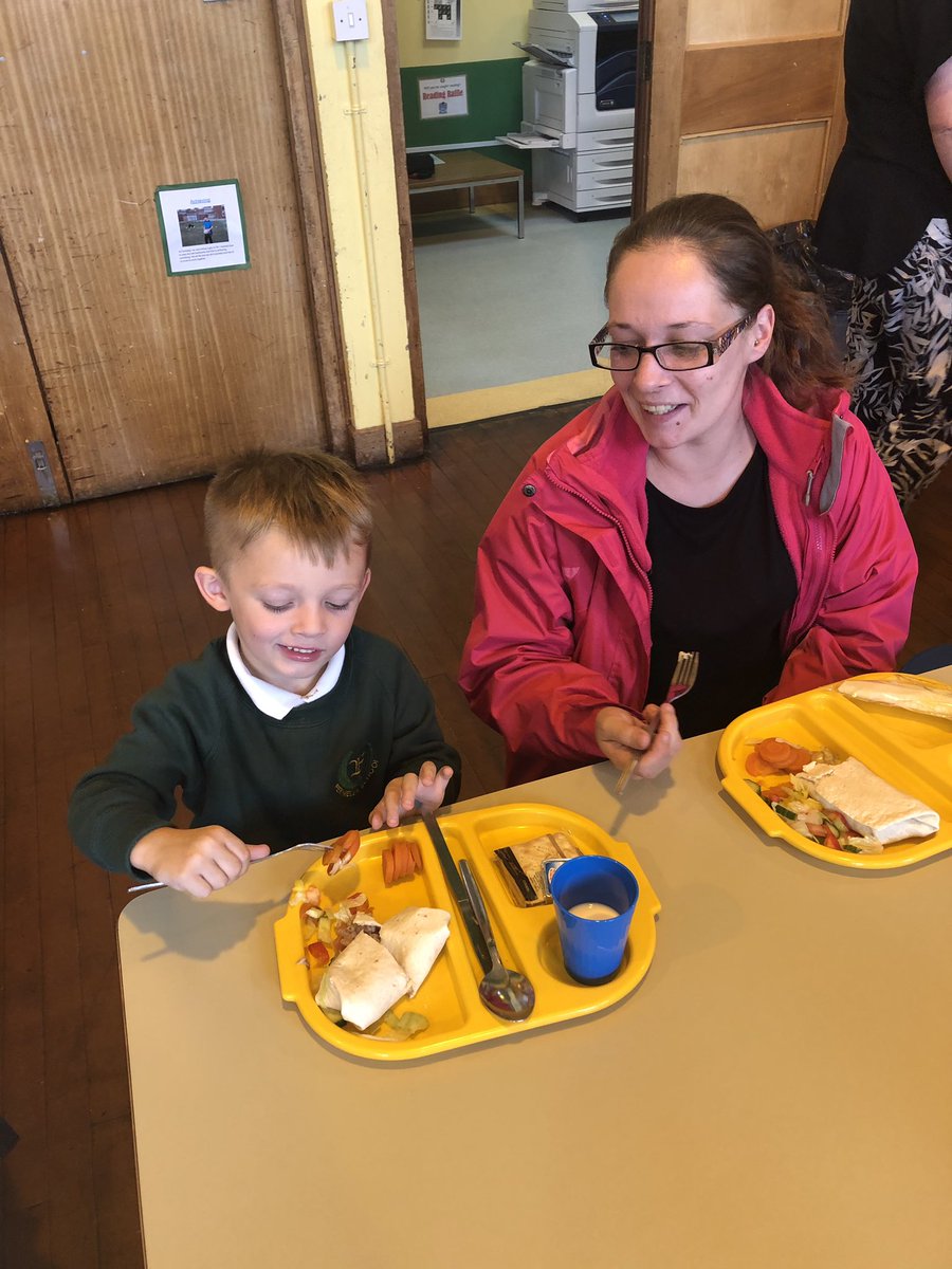 MrsBennett123's tweet photo. Lunch times at Fernielea! @FernieleaSchool https://t.co/Bpq9sww8fk