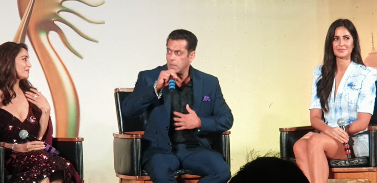 viralbollywood's tweet photo. Exclusive: #SalmanKhan, #KatrinaKaif &amp; #MadhuriDixit at the Press Conference of #IIFA! 😍 https://t.co/FzUgidYnwi