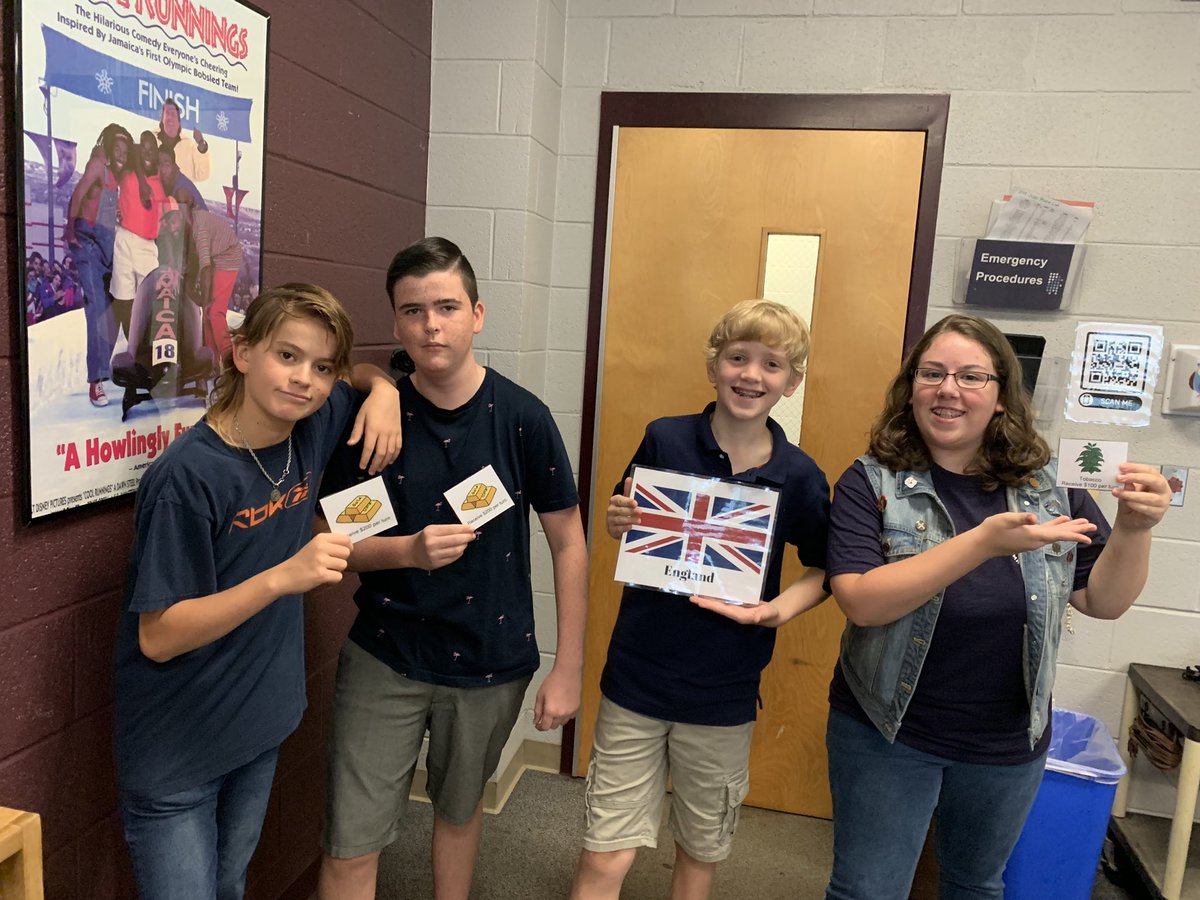 MsBeckham8th's tweet photo. @BelmontMiddle thanks for sharing your colonization game. My students loved it! #gcsk12 @MrsHolstein93 https://t.co/WADkTjichF