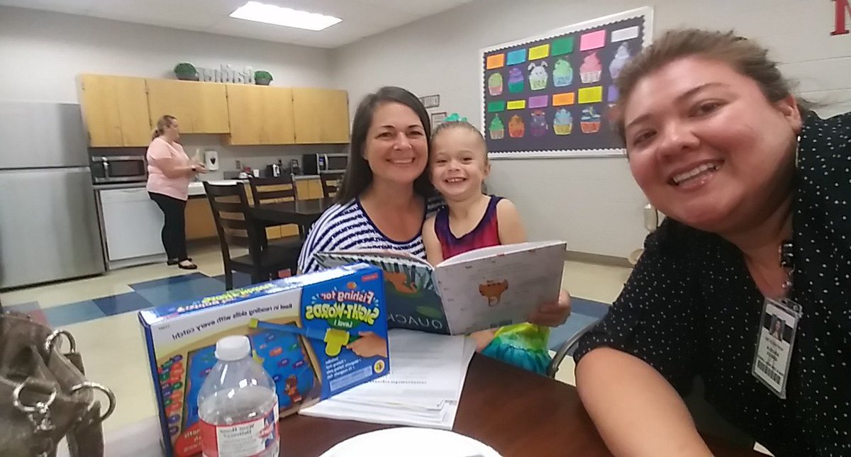 AngelaRoseGarza's tweet photo. This awesome mom didn't qualify for Pre-K but was determined to find resources and Family Emgagement was able to provide literacy activities for her! @Renate326 @NISDMireles #literacyisfun https://t.co/tDBQNjlUq3