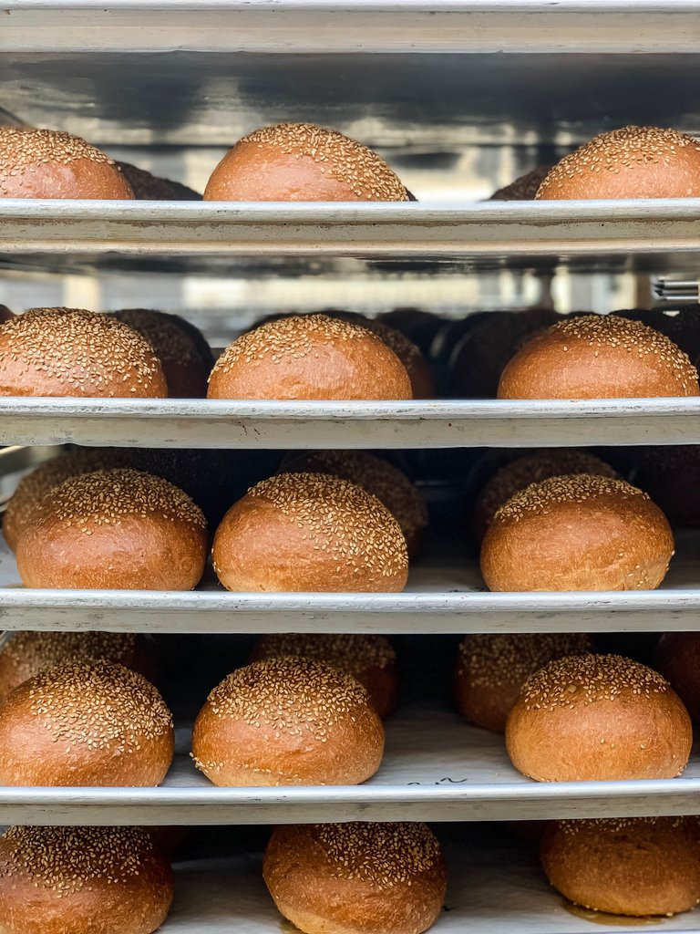 NobleBread's tweet photo. Happy bread makes happy people. ⁠🥖
Will we see you at this weekend's market locations? ⁠
⁠
.⁠
⁠
 #phoenix #az #instagramaz #shoplocal #phx #localaz #arizona #myphx #recipe #phoenixaz #madelocal #buylocalaz #supportlocalaz #azbakery #arizonabread https://t.co/xka76hSG0U
