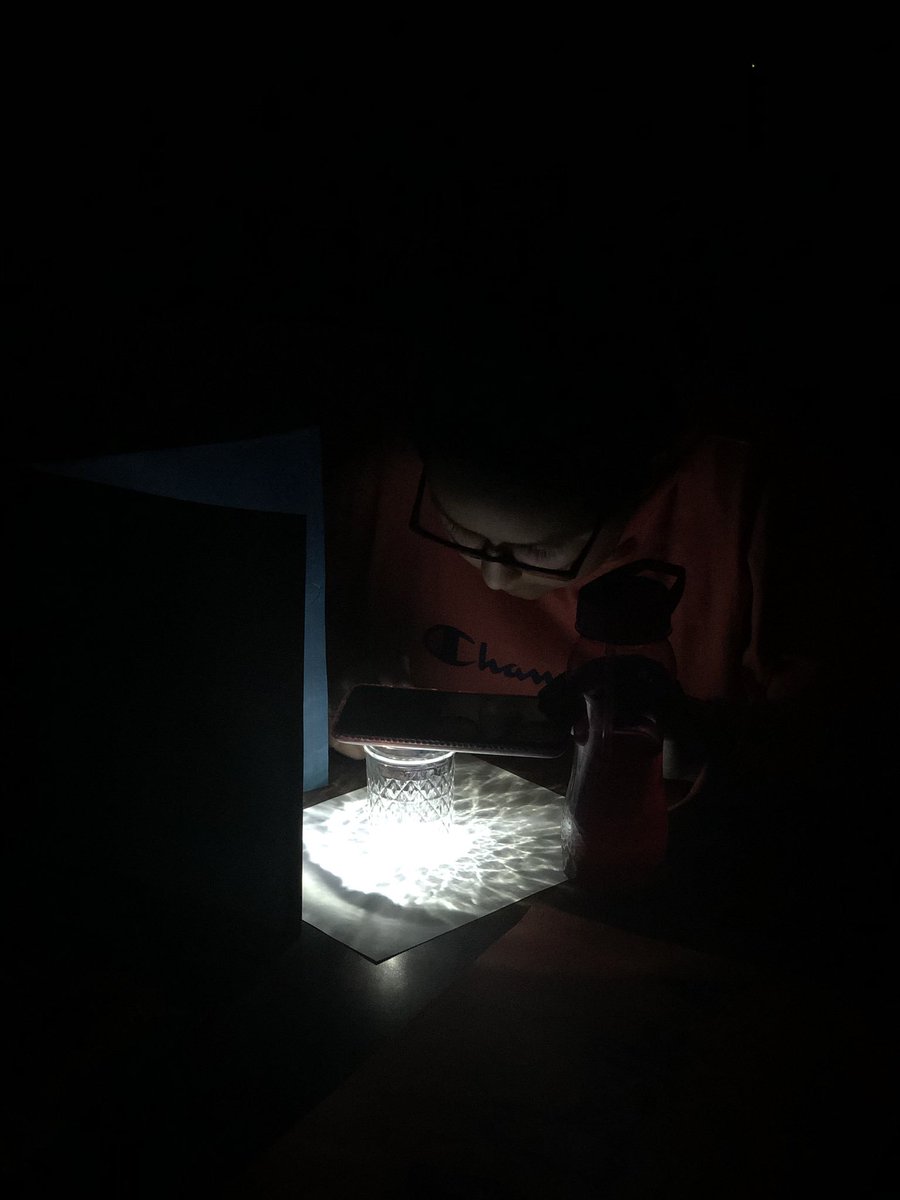 candrade1023's tweet photo. We’re having fun using light and shadows to learn about Line &amp; Shape in Art class! Nonrepresentational Art is not always easy for kiddos. This activity got their art juices flowing today! @NISDFineArts @NISDPease  #PeaseLegends https://t.co/k6SoDKKXO9