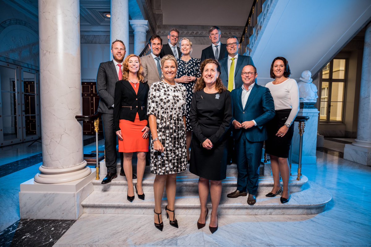 Koningin Máxima, erevoorzitter van @meermuziekklas, is bij een werkconferentie op Paleis Noordeinde. Onder anderen gedeputeerden van de provincies overleggen hoe lokale initiatieven op het gebied van muziekonderwijs provinciebreed kunnen worden opgepakt. koninklijkhuis.nl/actueel/nieuws…