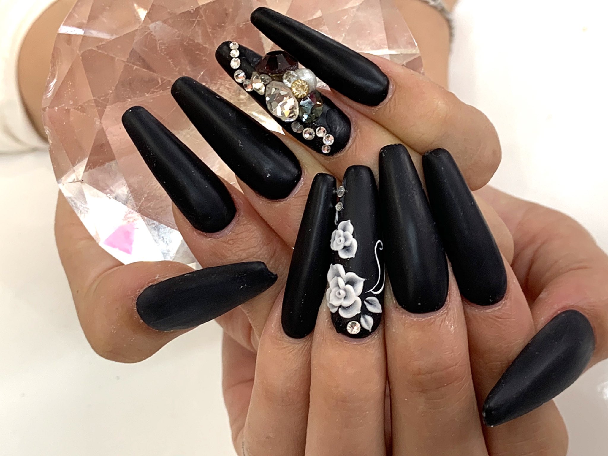 Nailsgogo Di Twitter 渋谷センター街 ネイルサロン 03 5728 4343 こんにちは ご紹介 ネイルは スタッフ ネイル 黒ネイル 薔薇ネイル お待ちしてます 渋谷ネイルサロン 渋谷ネイル スカルプネイル ネイルデザイン やり放題 フットネイル 担当 小市