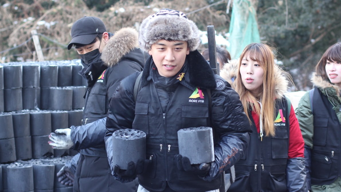 Seungri celebrated his birthday by making a donation and volunteering