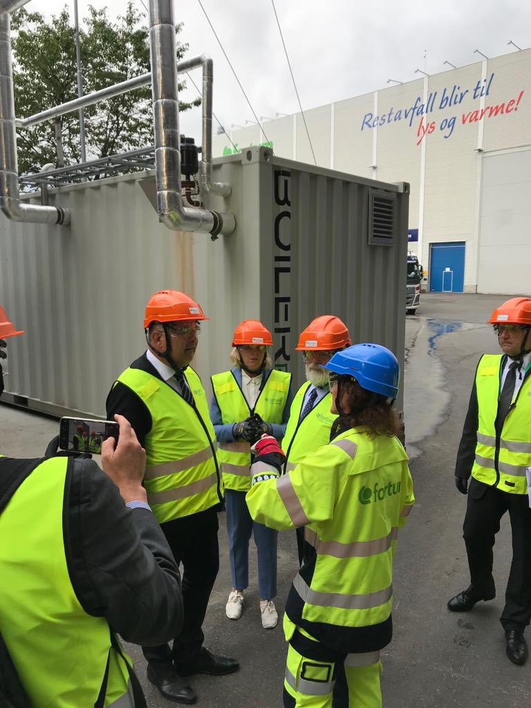 MAC_europa's tweet photo. A #ClimateNeutralEU is a must. Happy to with team up with 🇳🇴 to make it a reality. Norway is leading the world with #CCS technology and pioneering projects. Way to go, an example to follow! #EUNorwayCCS 🇪🇺🇳🇴 https://t.co/HnmULTf3vo