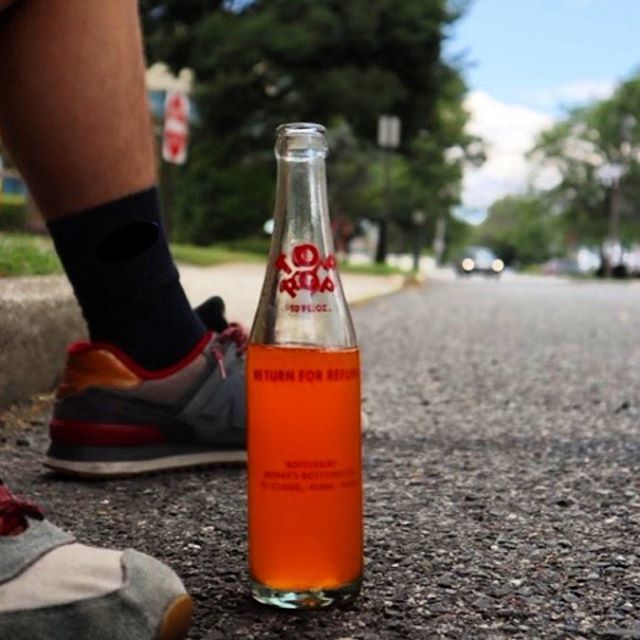 DrinkTopPop's tweet photo. #tbt❤️ to our old bottle... 🤩 Same great flavor 🍊 https://t.co/VMKEvmNqQO https://t.co/F09iO545X0