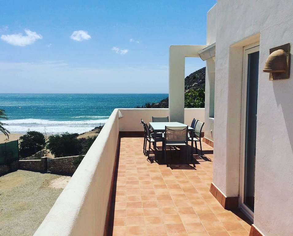 RealAguaAmarga's tweet photo. El #Mediterráneo a tus pies...

Reserva hoy tu escapada perfecta este #Septiembre en #RealLasVillas. Casas frente al mar para 4, 6 y 8 personas. Más detalles en https://t.co/9BXZpM0LbC +34 664 712 066 https://t.co/JR9KZDqldt