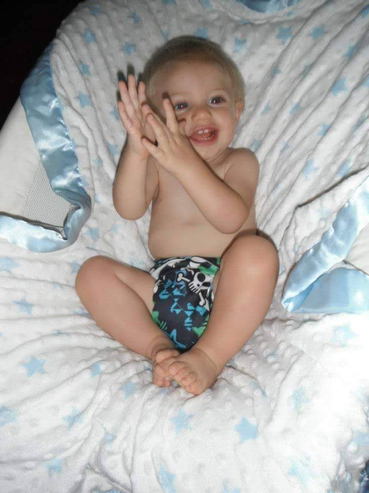 ClosetPeanuts's tweet photo. I want to do a GIVEAWAY!!! So if I can get 25 followers we will do a cloth diaper giveaway. Yall help me out https://t.co/vwt9zY0Nn0