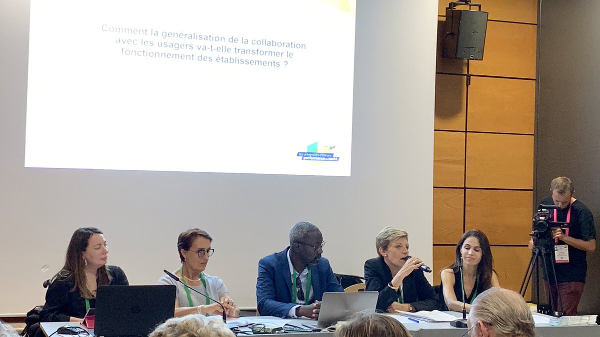 salle comble pour échanger sous la houlette <a href="/xpr_patient/">Amah Kouevi</a> avec 4️⃣femmes D’horizons différents pour livrer le 👀 des #usagers à #univanap