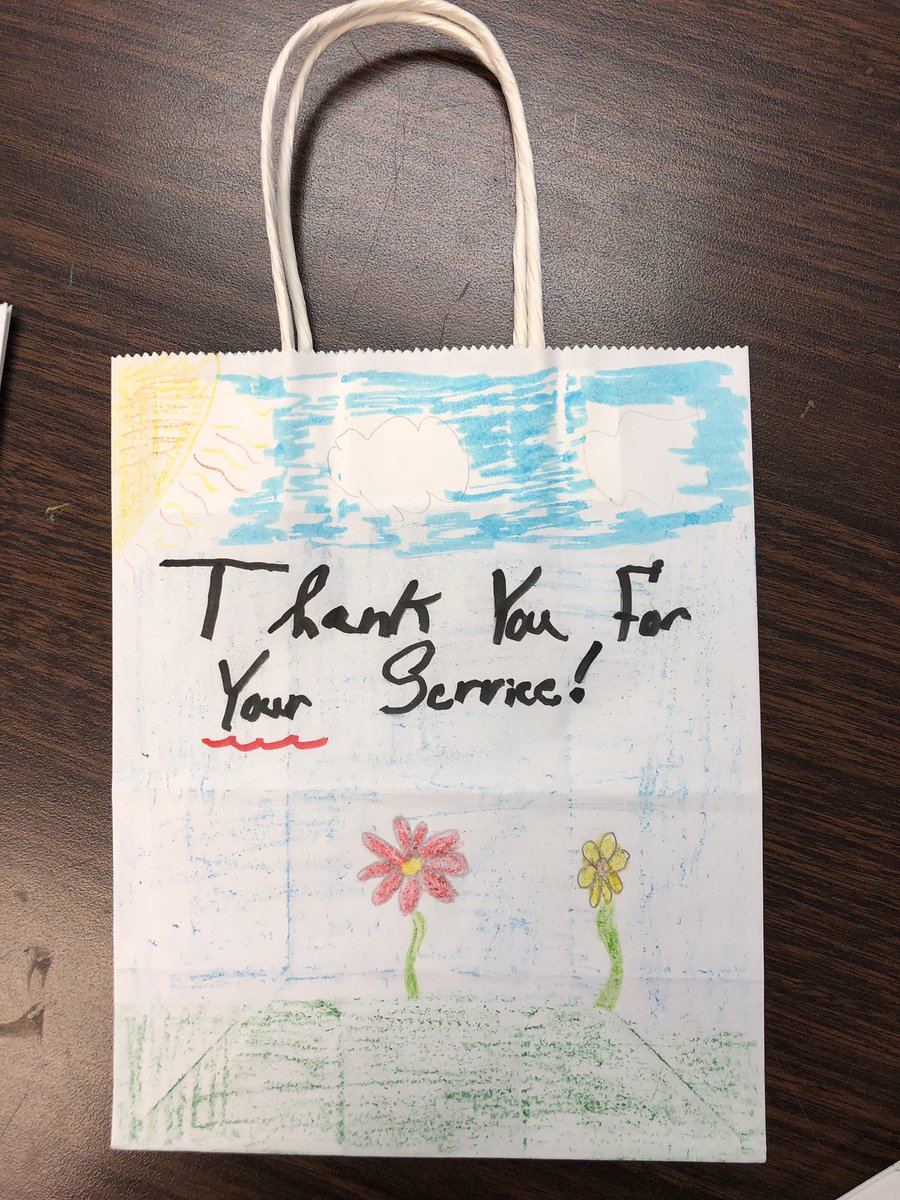 scoleman5143's tweet photo. The key to happiness is to do kind things for others. Yesterday 8th graders decorated bags to hold gifts given to the hospital volunteer staff. βDonβt just teach kids how to count, teach βem what counts most!β
#paintsvilleind
#doallthingswithkindness https://t.co/8d8UURRZc6