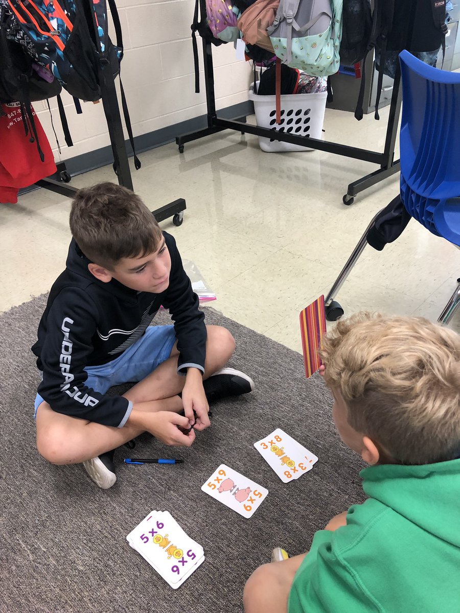 wfinn1's tweet photo. Math centers make learning fun for these 4th graders. https://t.co/J125eRVnOK