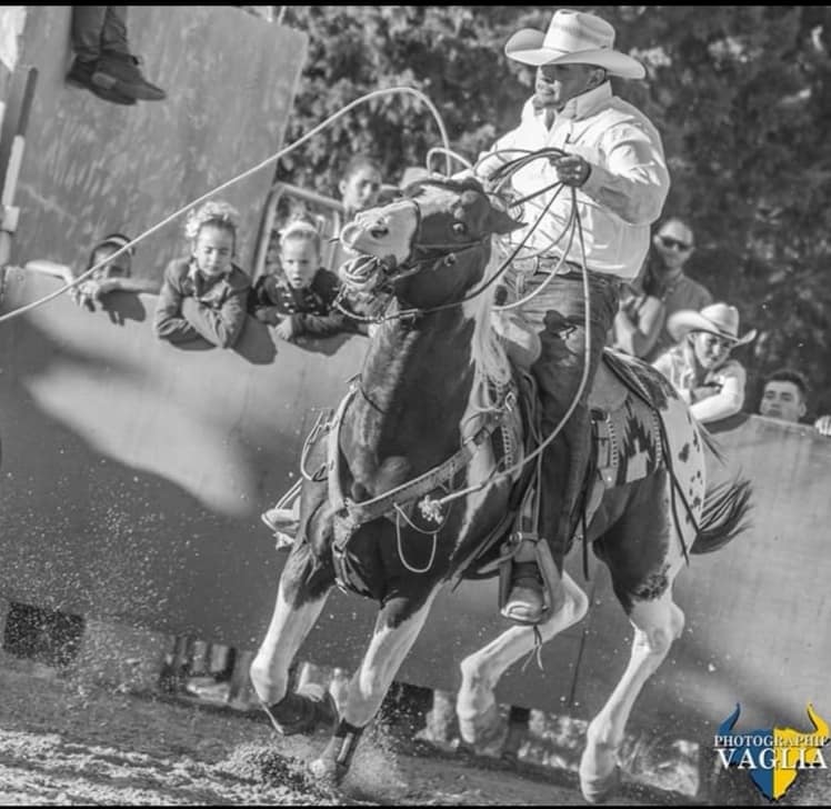 Lafoliedesgrand's tweet photo. La journée des États-Unis le 06 ocotbre à Ussy sur Marne c'est aussi une démonstration et initiation de lasso avec Chad Atwood du Ranch des Grands Soleils!

https://t.co/Pmaz9cpd4A https://t.co/LwCRGfbDNg
