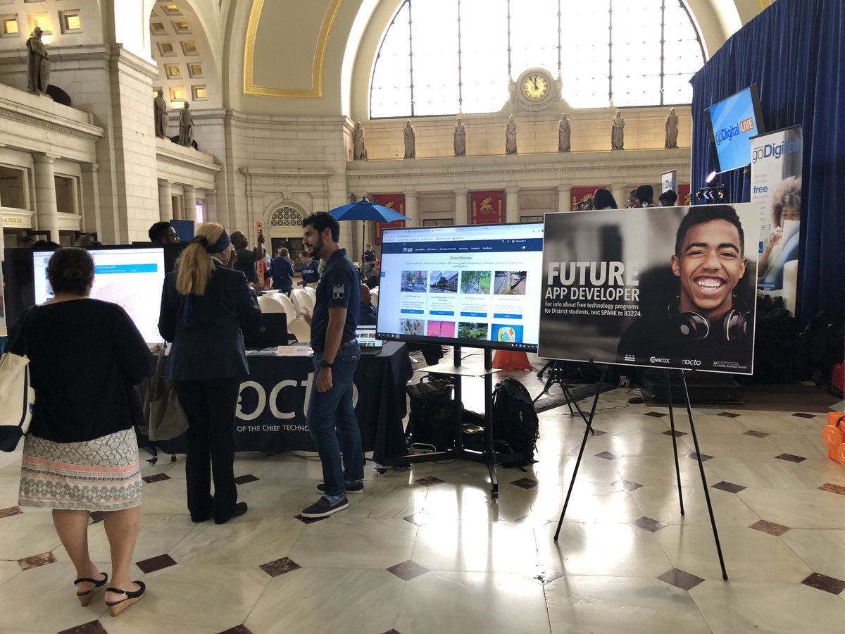 TechTogetherDC's tweet photo. Talking tech, free digital resources and programs at #godigitallive @dcpl @OCTODC https://t.co/q457mjvuK0