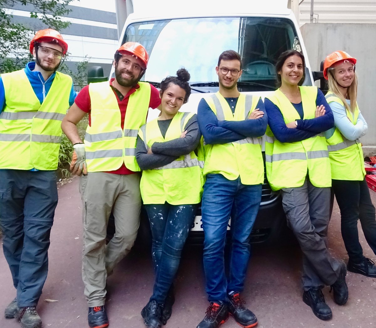 SpotLightCCS's tweet photo. Les SpotLighters sont de retour… et cette fois-ci, pour réaliser une #acquisitionsismique! Quel défi… D’ailleurs chaque SpotLighter a contribué, de l’#ingénieur(e) R&amp;D à la chargée de com’, et c’est bien là que se trouve la force de notre équipe de choc ! 💪#teamwork #startup https://t.co/L5bQ5fKJYS
