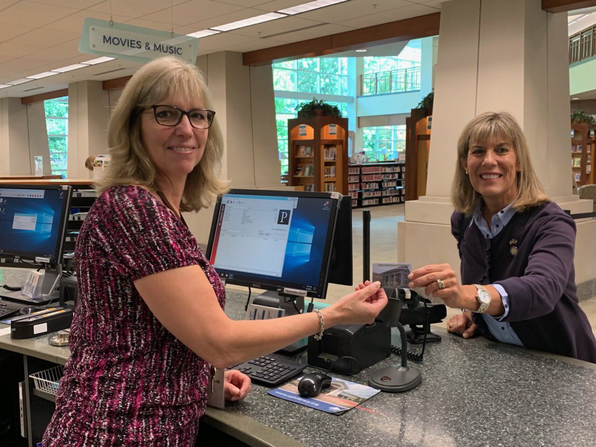 NYSenatorJordan's tweet image. As a longtime advocate for libraries, I&apos;m proud to support September as #NationalLibraryCardSignUpMonth celebrating all the GREAT work our public libraries do. I’m pictured with Janice Anderson at the Clifton Park Halfmoon Public Library when I recently renewed my library card!