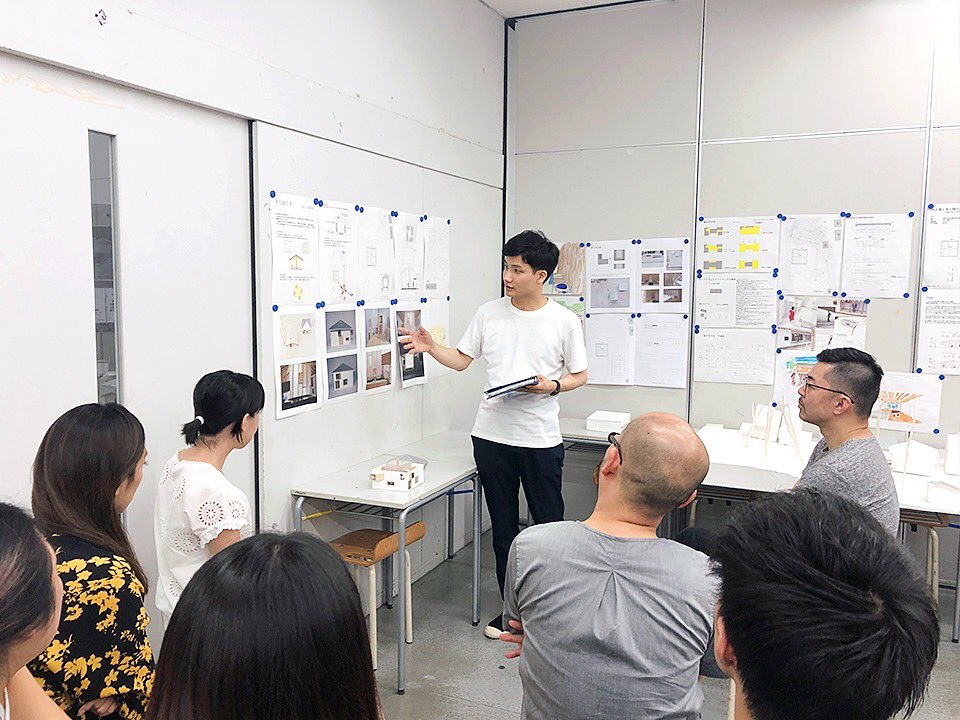 O Xrhsths 専門学校 桑沢デザイン研究所 Official Sto Twitter デザイン専攻科 夜間部2年 Sd 住環境デザインb 建築家 篠原一男が1963年に設計した 土間の家 の敷地内に ３人家族のための新しい住宅を設計するという課題 テーマ 続 土間の家 指導教員