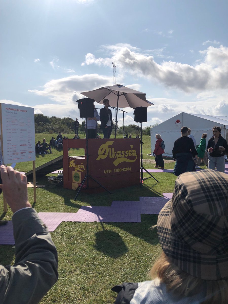 SunNygaard's tweet photo. Op på ølkassen📣 #ufm2019 #speakup #ordeterfrit #demokratisksamtale https://t.co/liPudbyIGI