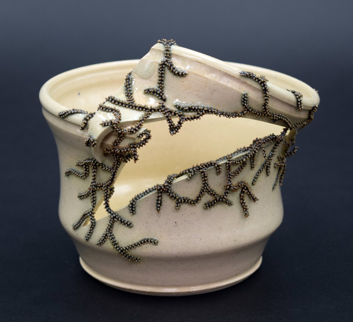 FeldsparGallery's tweet image. Ceramicist Anna M. White opened Feldspar Studio &amp;amp; Gallery in MD after a move from NJ. Her innovative ceramic work involves cutting, re-shaping, and re-imagining basic vessels.  See Anna’s work 9/6 5p-9p at the opening of our exhibition “Nature’s Hold”. #hoco #hocoarts #savagemill