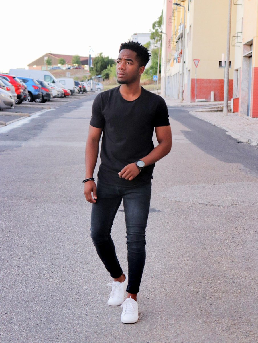 MarionelMr's tweet photo. I will stop wearing black, when they invent a dark color😎.
Have a wonderful evening.
————————————————-
#blackfashion #blackfashionbloggers #blackmalemodel #blackstyles #blackexcelle #blackmenfashion #blackmenwithstyle #brownskinboys #blacklifestyle #streetwear #streetstyle https://t.co/mzyYE24uBl
