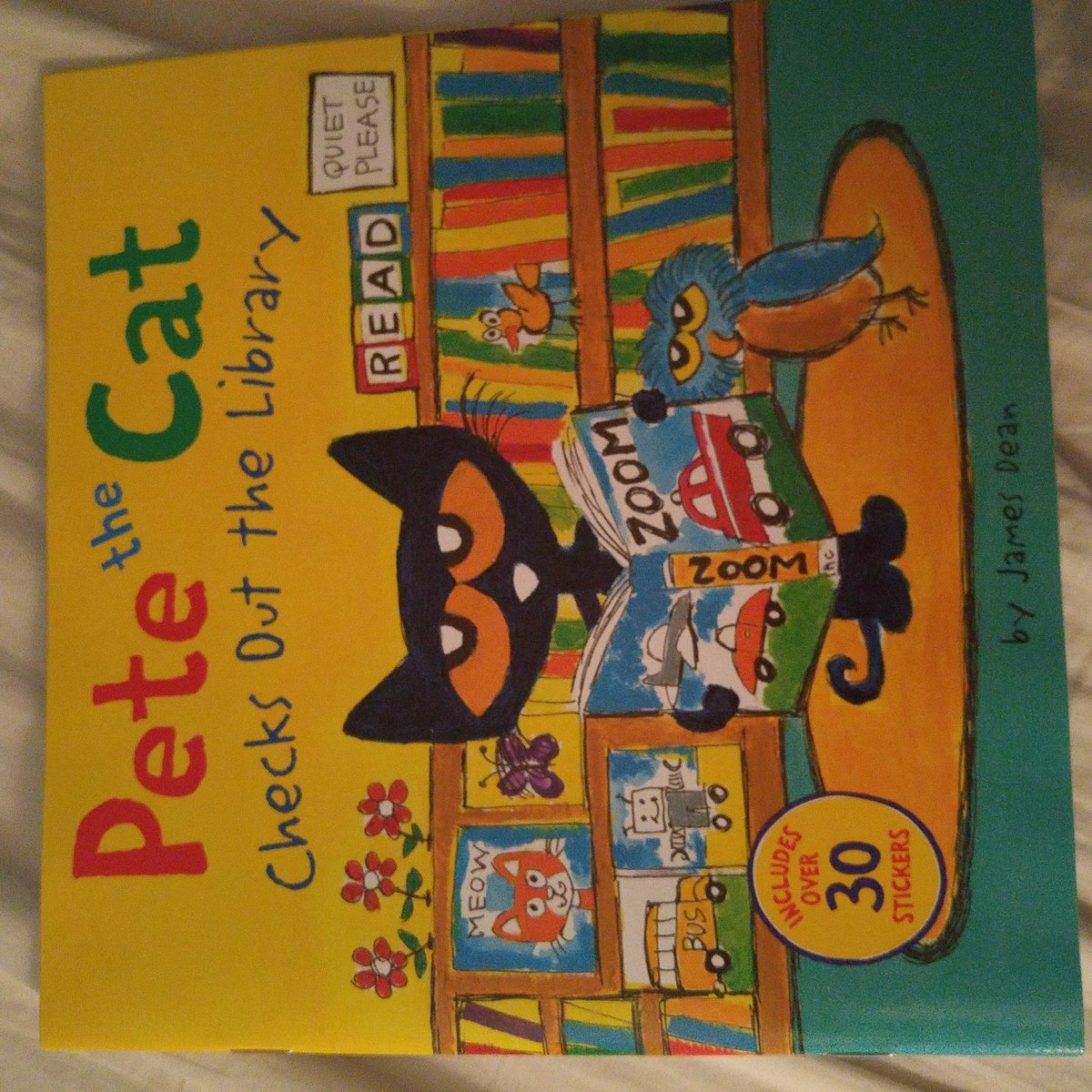 KariElkins's tweet photo. Amazon just brought this excitement to my house on this rainy day. I love Pete! @CliffdaleEleme1 @CCSElemEd #KidsDeserveIt #Read4fun #funlibrarian https://t.co/i6d7I9QcA4