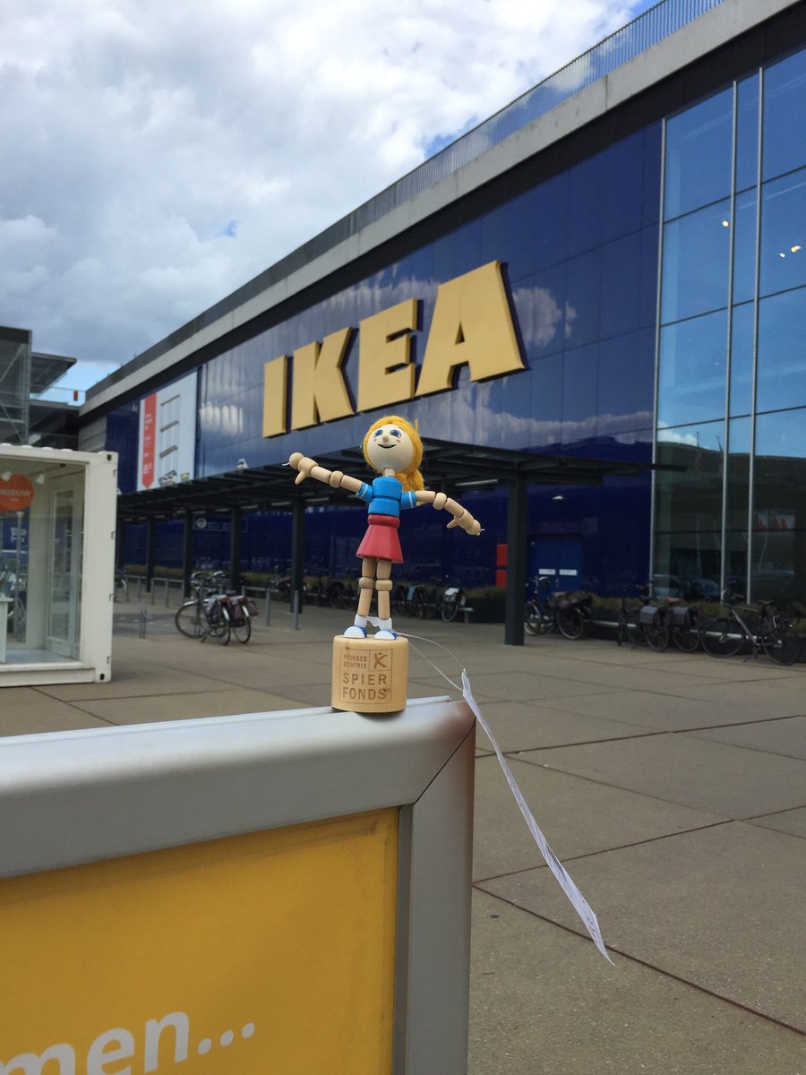 Deze week was Pippa met ons mee naar #ikea, een nieuwe speelmat kopen voor Mees die SMA heeft #waarispippa #smadewerelduit #spierziekten Ellen Rupert-Hemel