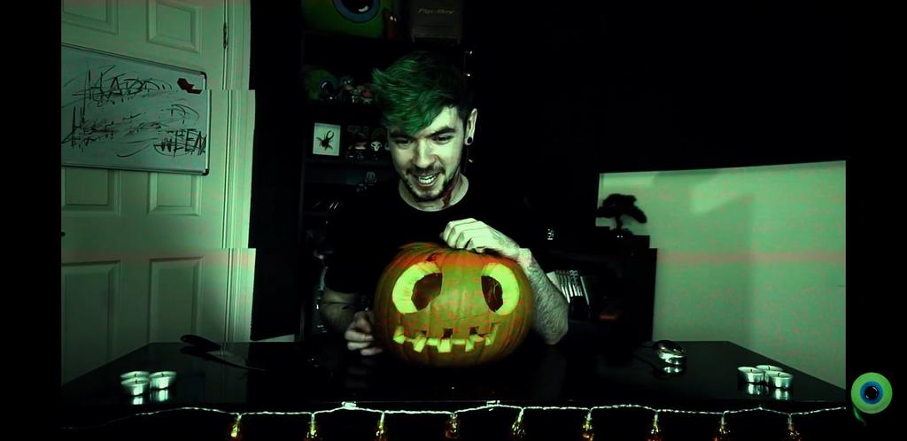 SepticDemonBoi's tweet image. "Im not a turtle!"

♤ Gay/Sub/Ships with chem

♤ Literate Multi-Verse Rp account

♤ Au/Oc friendly

♤ Rt and like?