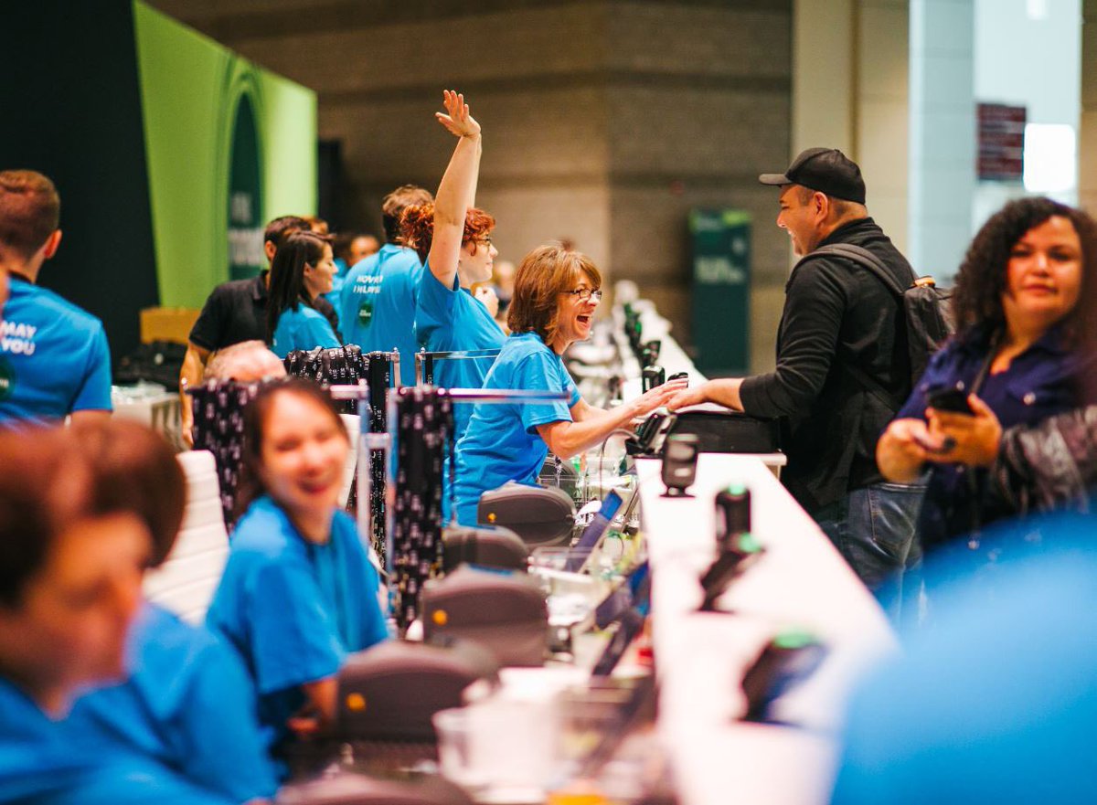 StarbucksNews's tweet photo. For the next two days, @starbucksprtnrs gather in Chicago for a transformative leadership experience. Read more: https://t.co/yPUw0U1EDk #LE19 https://t.co/NoIWiGvH8S