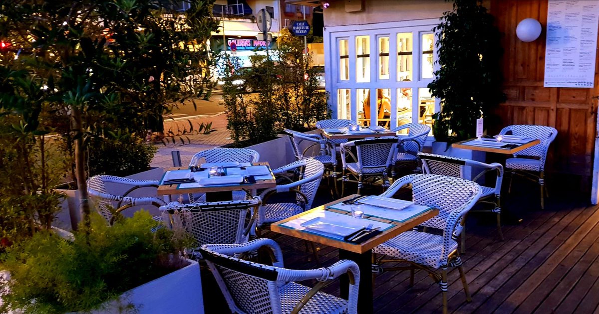 ¡Los #jueves por la #noche molan mucho! ¿Rocaleamos? Te esperamos en nuestra #terraza ✨✨✨
#Rocala #juevesnoche #saliracenar #rocalear #septiembre #ocio #gastro #gastrosevilla #GrupoLaRaza