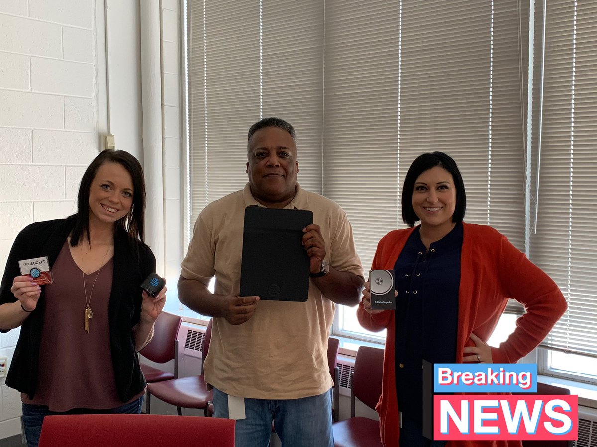 Some of the amazing coaches from Springfield 2 IBCC ready to kill this contest for wireless and bundles!! We’ve got speakers, chargers and more up for grabs! #mattwiththeswag #bigday #TUGGLENATION #letsgo #win