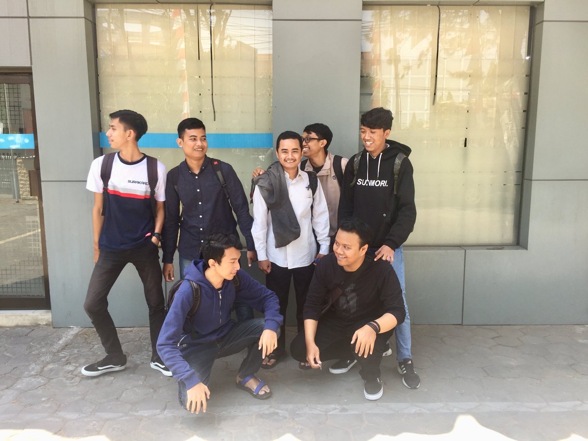 SIASATU15's tweet photo. Zams in the house ...hahahaa Selamattt hoho https://t.co/O2TAJiHBel