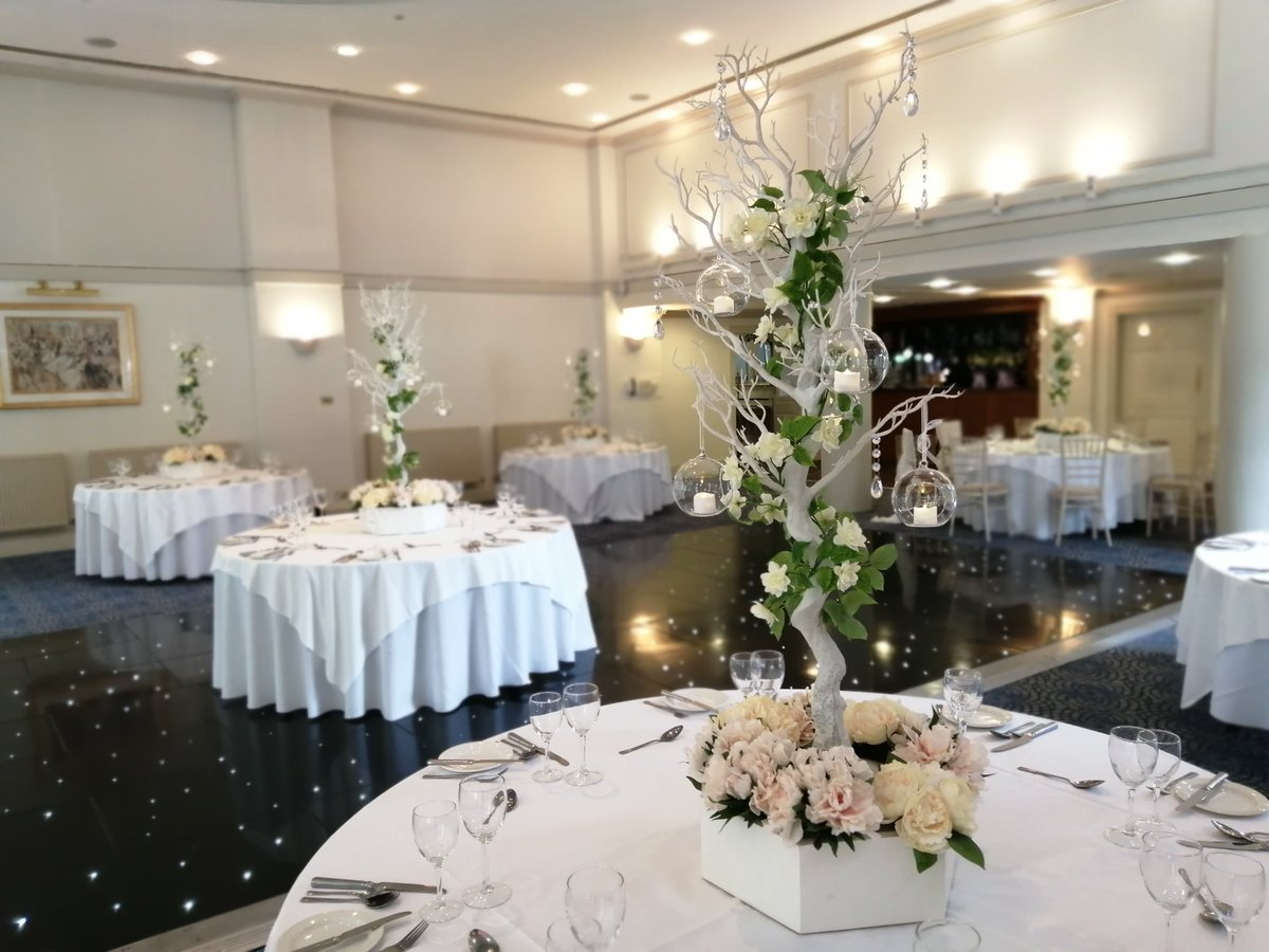 Huge congratulations to Chloe and Nicholas on their wedding day at the fabulous Balbirnie House Hotel today! 💋 Our 'Wedding Wishes' Tree and Manzanita Tree Centrepieces added the finishing touches to the West Room and Ballroom xx